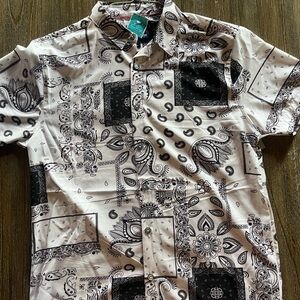 Drill Clothing NYC Men's Black & White Bandana Print Short Sleeve Shirt